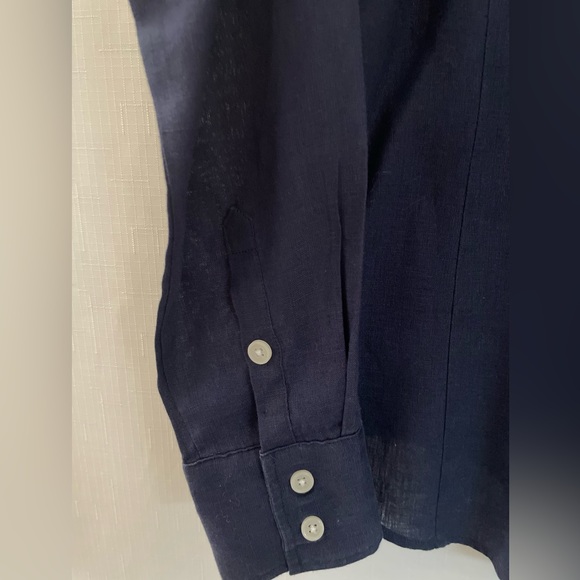 BEAUTIFUL BLUE NAVY BOTTOM DOWN SHIRT, 100% LINEN. - Picture 3 of 4